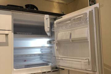 Mini-refrigerator