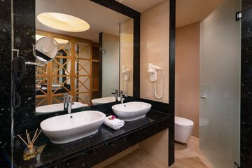 Bathroom sink