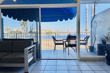 Foghorn Harbor Inn