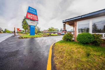 Royal Gateway Motel