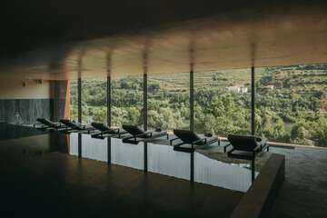 Indoor/outdoor pool