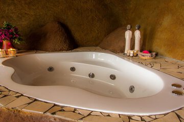 Private spa tub