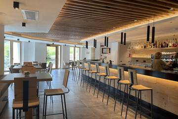 Snack bar