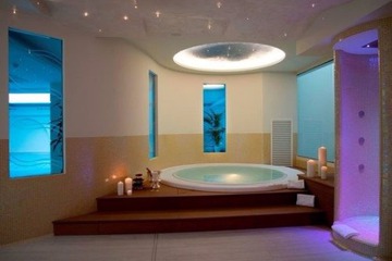 Indoor spa tub