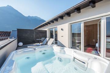 Private spa tub
