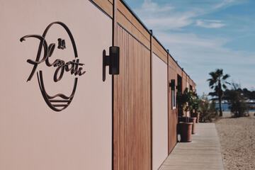 Beach bar