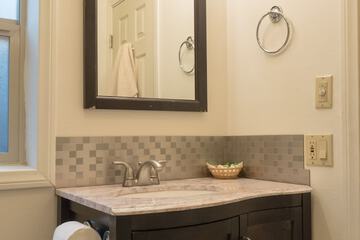 Bathroom sink