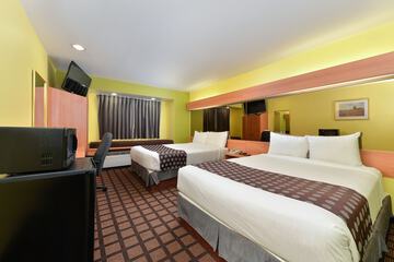 Room 13 of 32