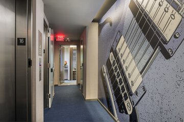 Ballroom/Hall 58 of 59