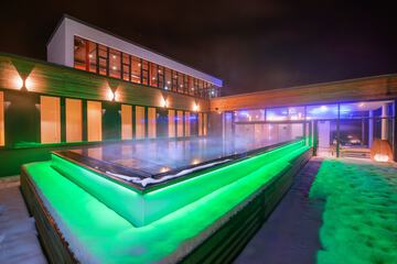 Infinity pool