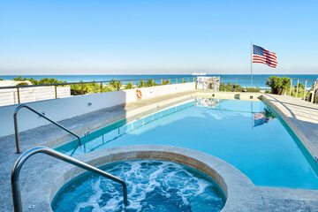 Rooftop pool