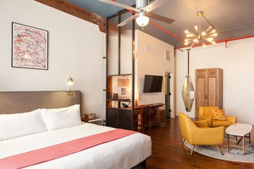 Old 77 Hotel