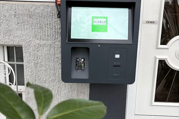 Check-in/check-out kiosk