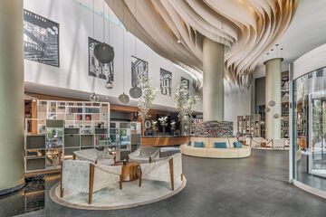 Lobby lounge