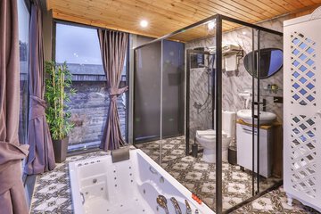 Jetted tub