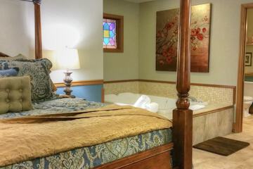 Deep soaking bathtub