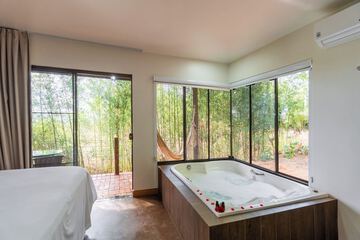 Private spa tub