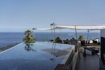 Infinity pool