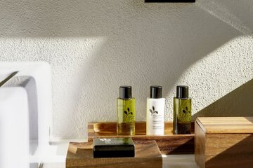 Bathroom amenities