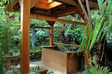 Private spa tub