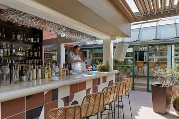Poolside bar