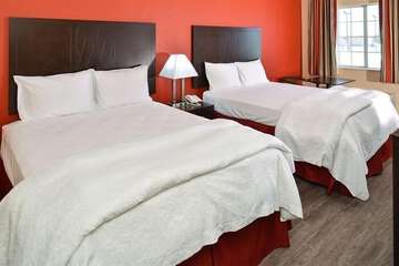 La Bonita Inn & Suites
