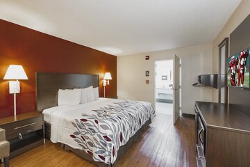 Room 27 of 33