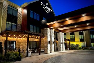 Country Inn & Suites by Radisson Appleton Airport - Fox River Mall Area