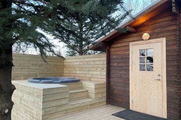Private spa tub