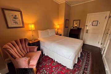 Room 51 of 69