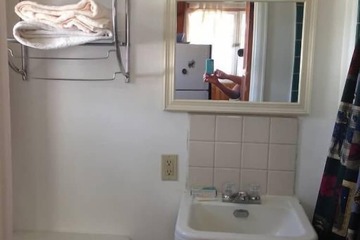 Bathroom sink