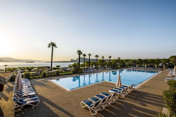 Infinity pool
