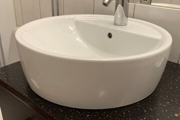Bathroom sink