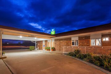SureStay Hotel by Best Western Cameron