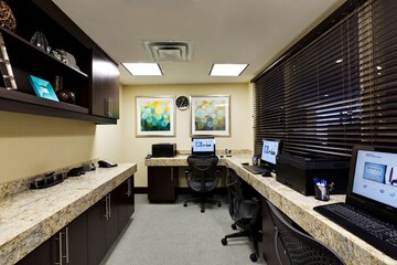 Business Center 52 of 56