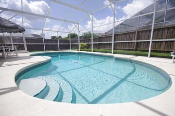 Exercise/lap pool