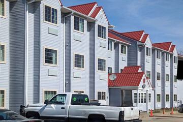 St Clair Inn and Suites