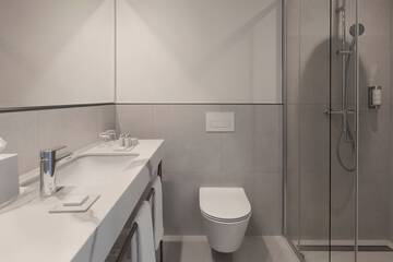 Bathroom shower