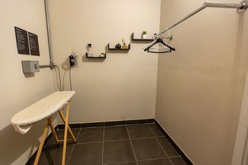 Iron/ironing board