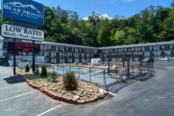Bear Mount Inn & Suites
