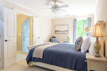 Room 11 of 32