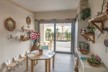 Children's play area - indoor