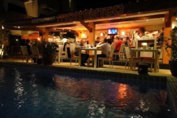 Poolside bar