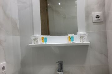 Bathroom sink
