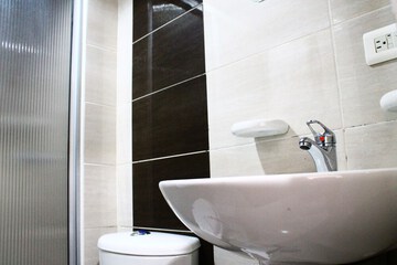 Bathroom sink