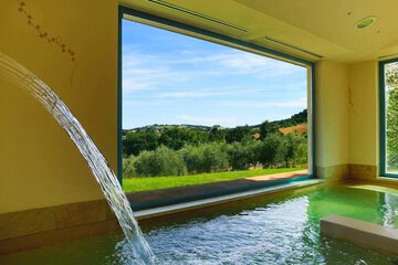 Indoor spa tub