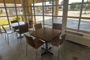 Breakfast area
