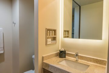 Bathroom sink