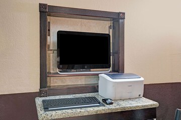 Business Center 29 of 29