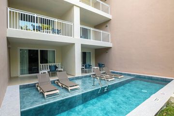 Private pool